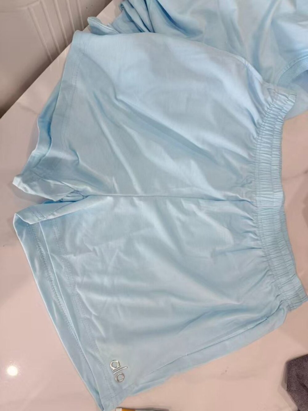 alo Yoga Fitness Shorts Set - Picture 5 of 5